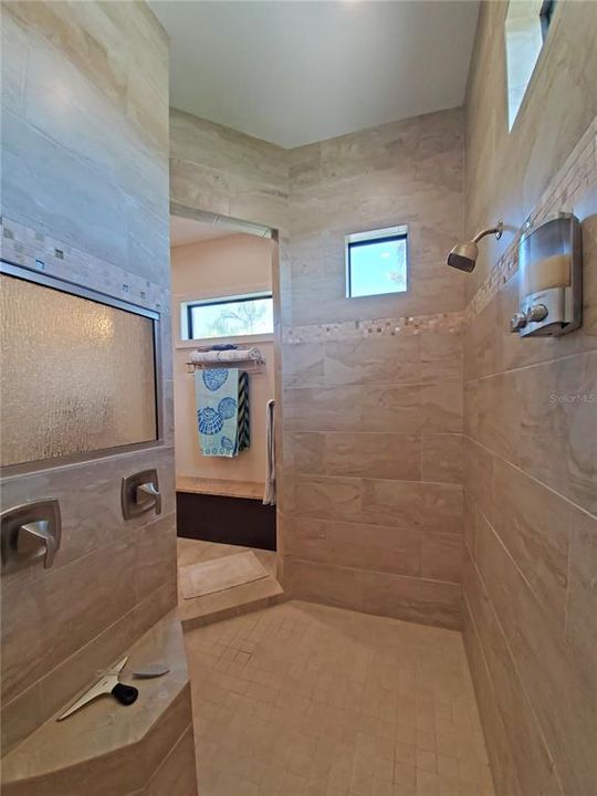 待售: $995,000 (3 贝兹, 3 浴室, 2562 平方英尺)