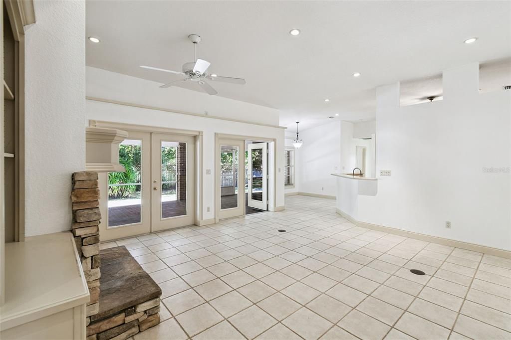 En Venta: $450,000 (3 camas, 2 baños, 2052 Pies cuadrados)