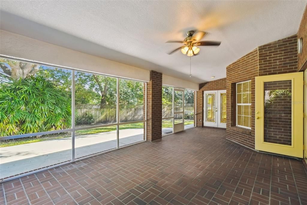 En Venta: $450,000 (3 camas, 2 baños, 2052 Pies cuadrados)