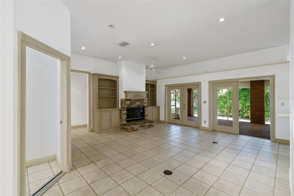 En Venta: $450,000 (3 camas, 2 baños, 2052 Pies cuadrados)