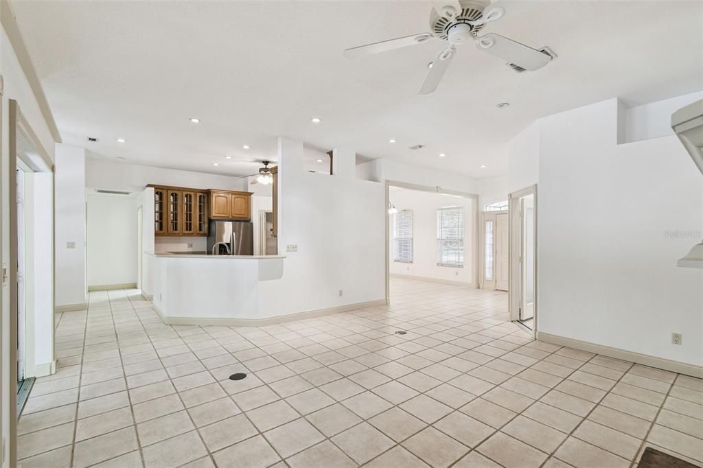 En Venta: $450,000 (3 camas, 2 baños, 2052 Pies cuadrados)