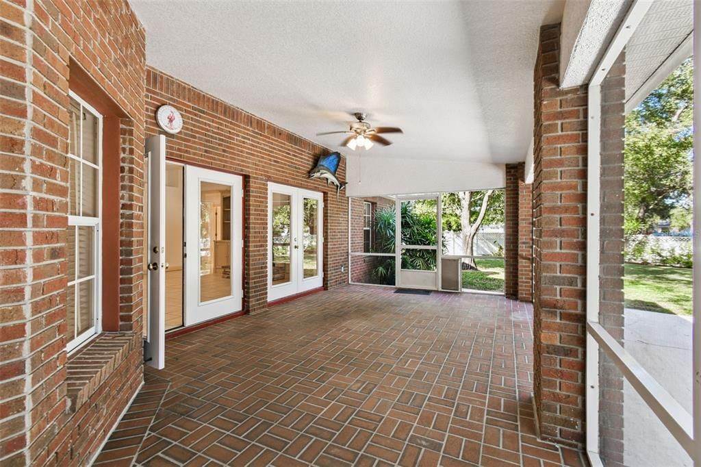 En Venta: $450,000 (3 camas, 2 baños, 2052 Pies cuadrados)