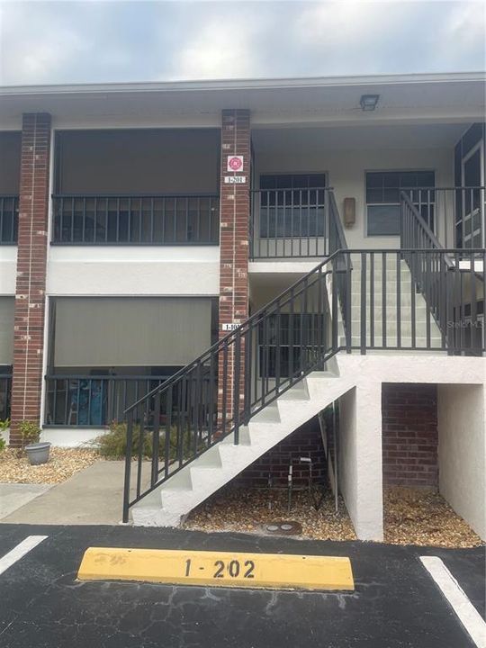 For Sale: $148,900 (2 beds, 2 baths, 1056 Square Feet)