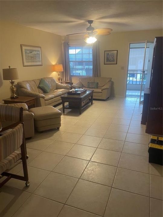 For Sale: $148,900 (2 beds, 2 baths, 1056 Square Feet)