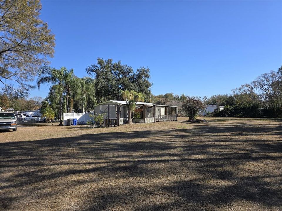 Active With Contract: $230,000 (2 beds, 2 baths, 960 Square Feet)