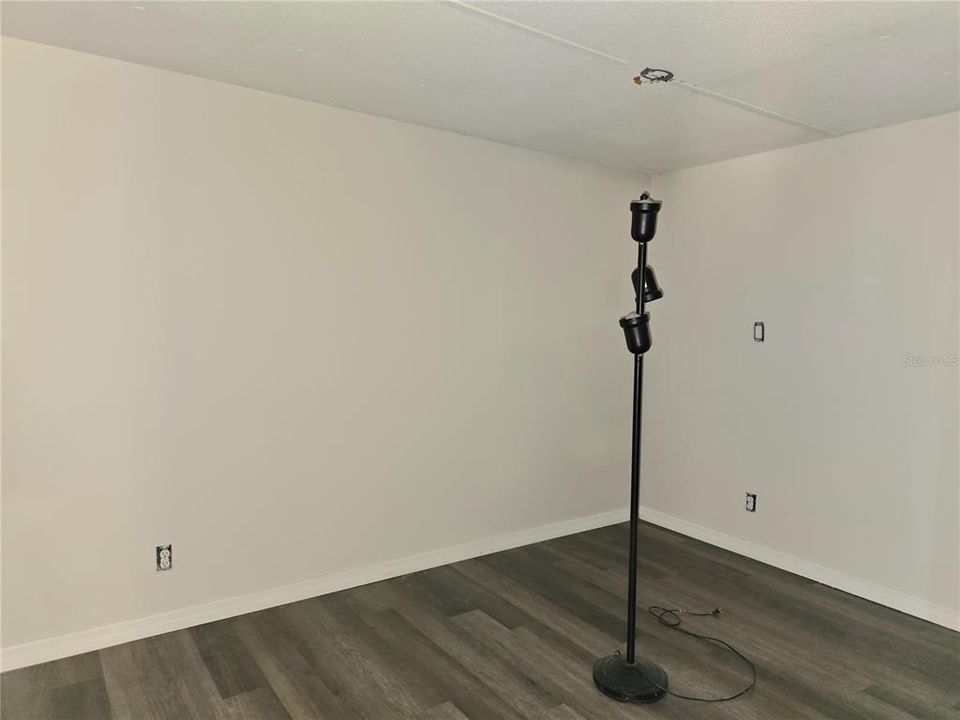 Active With Contract: $230,000 (2 beds, 2 baths, 960 Square Feet)
