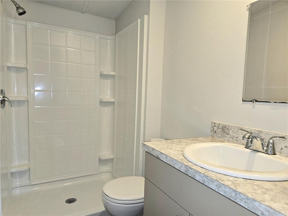 Active With Contract: $230,000 (2 beds, 2 baths, 960 Square Feet)