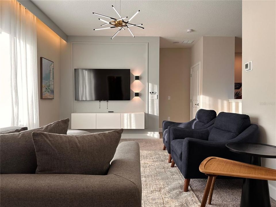 出租: $3,200 (5 贝兹, 4 浴室, 2307 平方英尺)