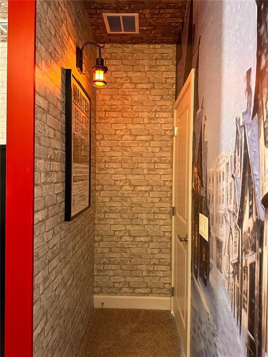 出租: $3,200 (5 贝兹, 4 浴室, 2307 平方英尺)