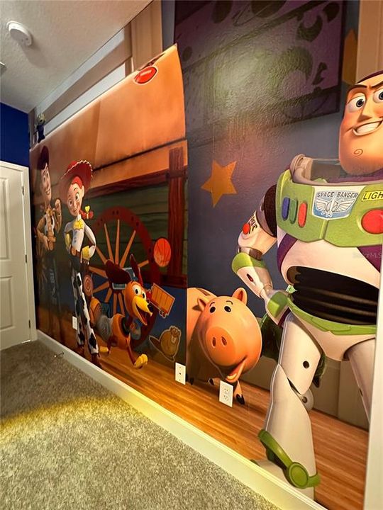 出租: $3,200 (5 贝兹, 4 浴室, 2307 平方英尺)