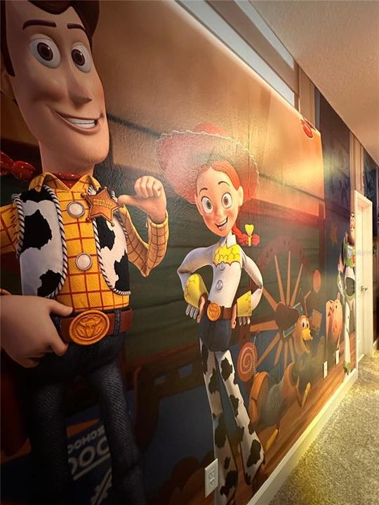 出租: $3,200 (5 贝兹, 4 浴室, 2307 平方英尺)