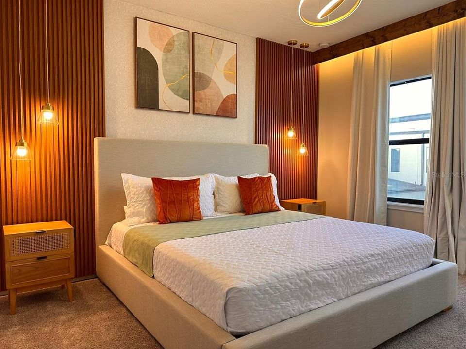 出租: $3,200 (5 贝兹, 4 浴室, 2307 平方英尺)