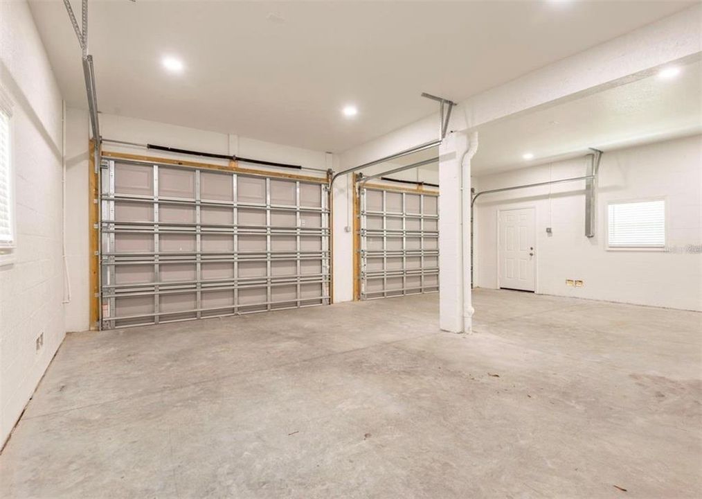 В аренду: $3,800 (3 спален, 2 ванн, 2056 Квадратных фут)