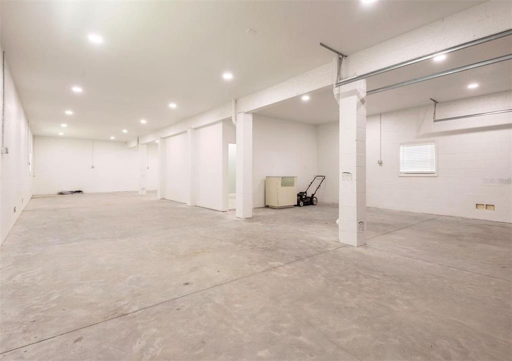 В аренду: $3,800 (3 спален, 2 ванн, 2056 Квадратных фут)