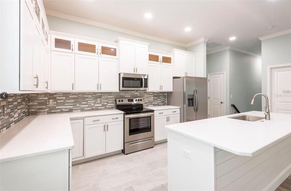 В аренду: $3,800 (3 спален, 2 ванн, 2056 Квадратных фут)