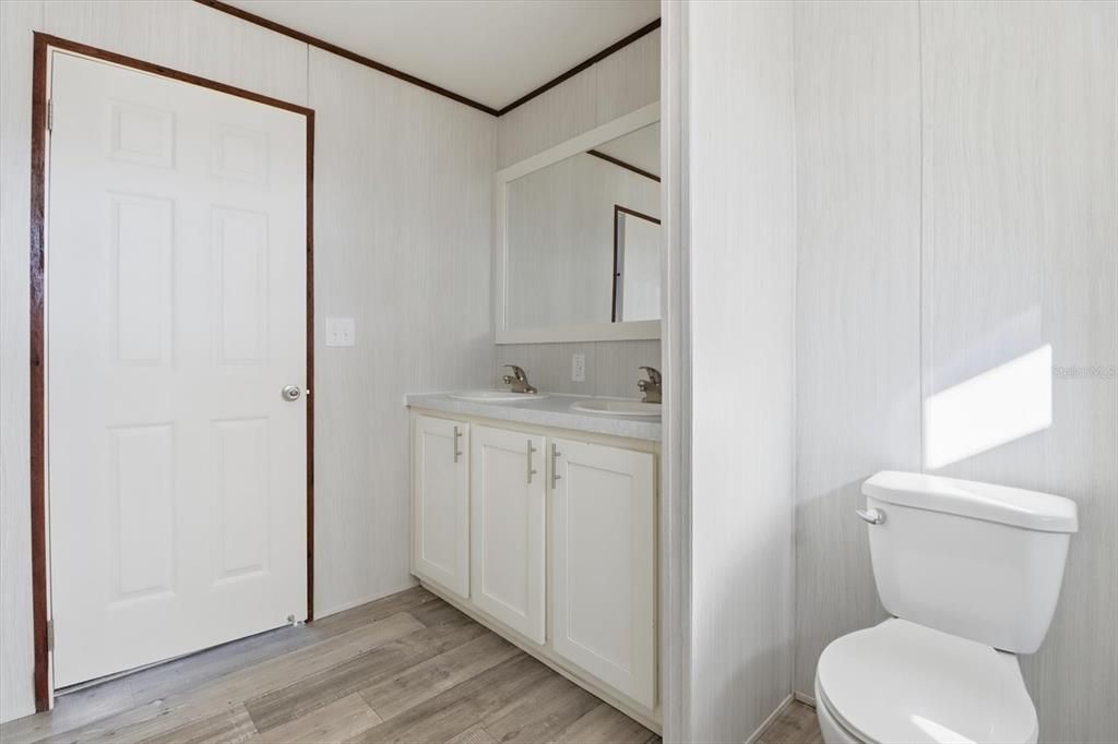 For Sale: $230,000 (3 beds, 2 baths, 1680 Square Feet)