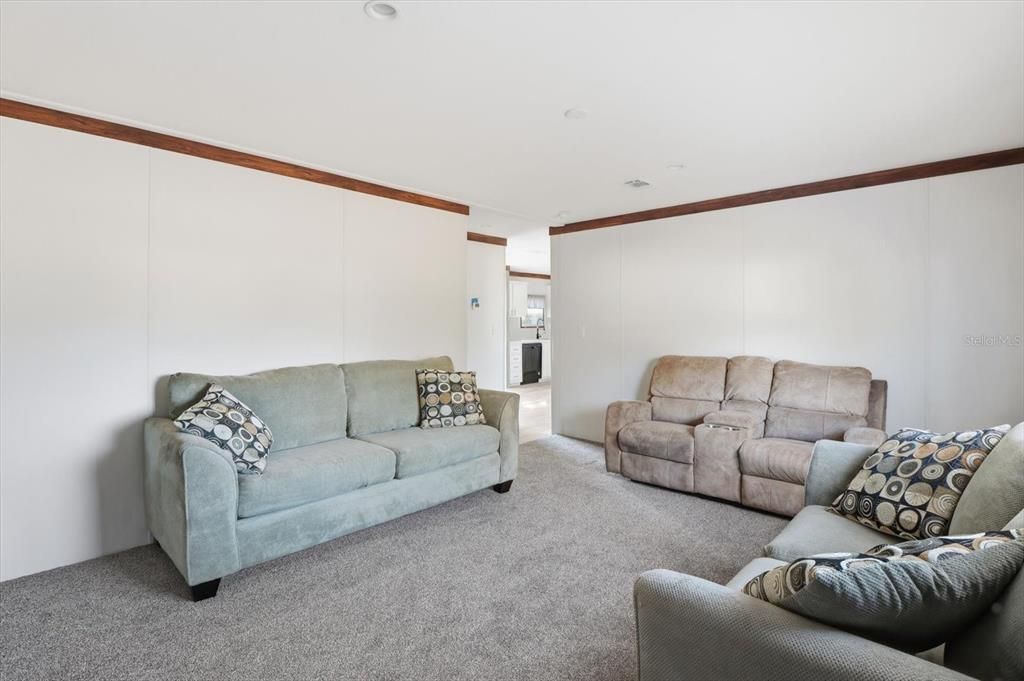 For Sale: $230,000 (3 beds, 2 baths, 1680 Square Feet)