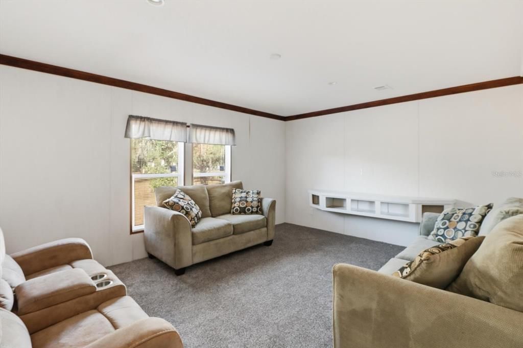 For Sale: $230,000 (3 beds, 2 baths, 1680 Square Feet)