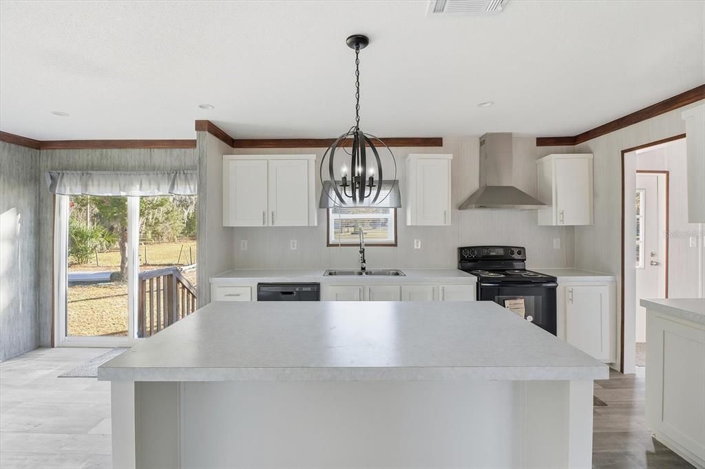 For Sale: $230,000 (3 beds, 2 baths, 1680 Square Feet)