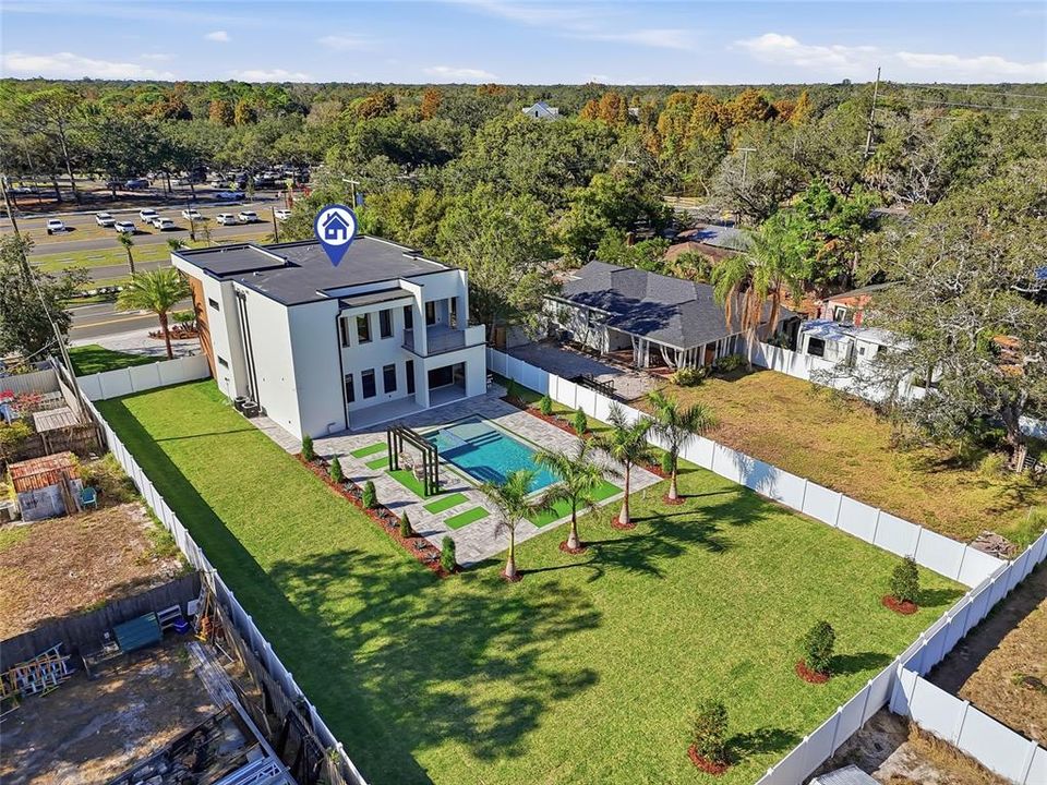 На продажу: $1,750,000 (4 спален, 3 ванн, 3900 Квадратных фут)