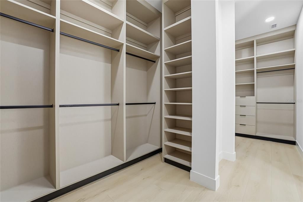 На продажу: $1,750,000 (4 спален, 3 ванн, 3900 Квадратных фут)