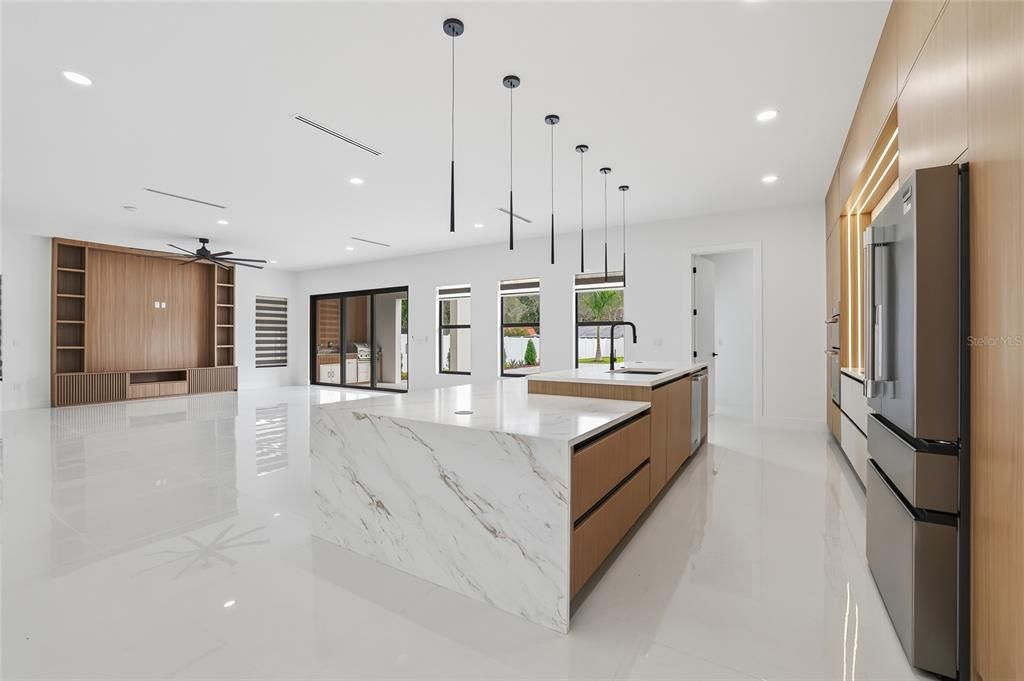 На продажу: $1,750,000 (4 спален, 3 ванн, 3900 Квадратных фут)