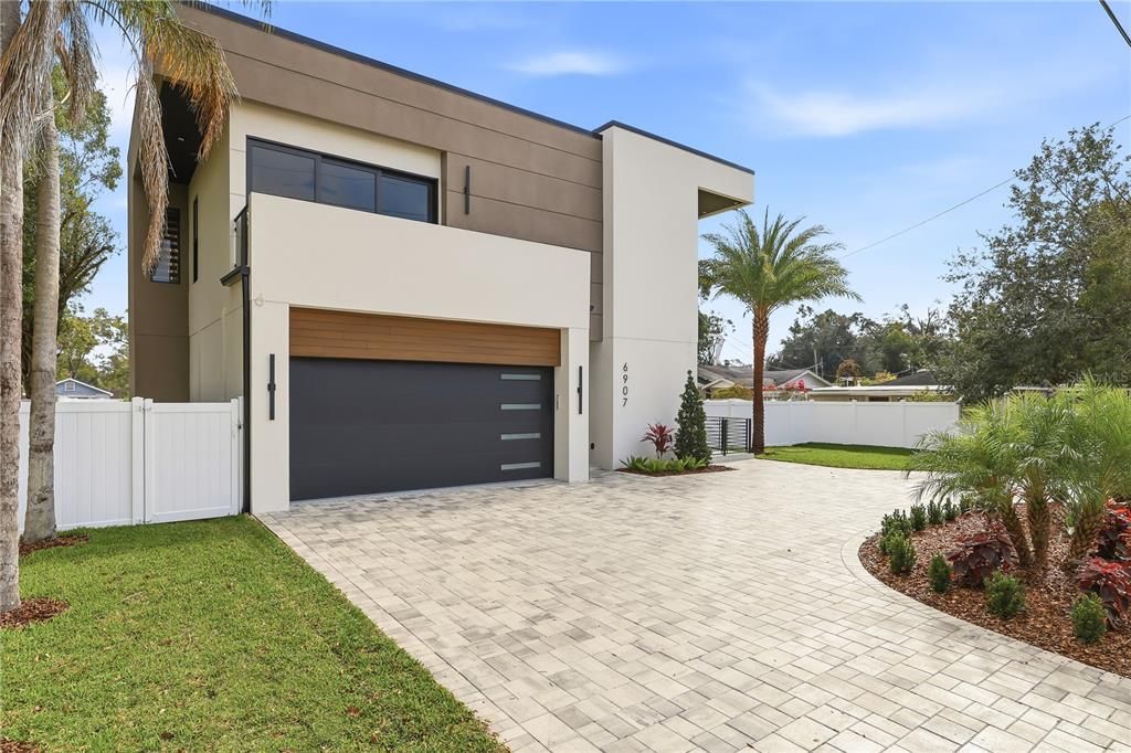 На продажу: $1,750,000 (4 спален, 3 ванн, 3900 Квадратных фут)