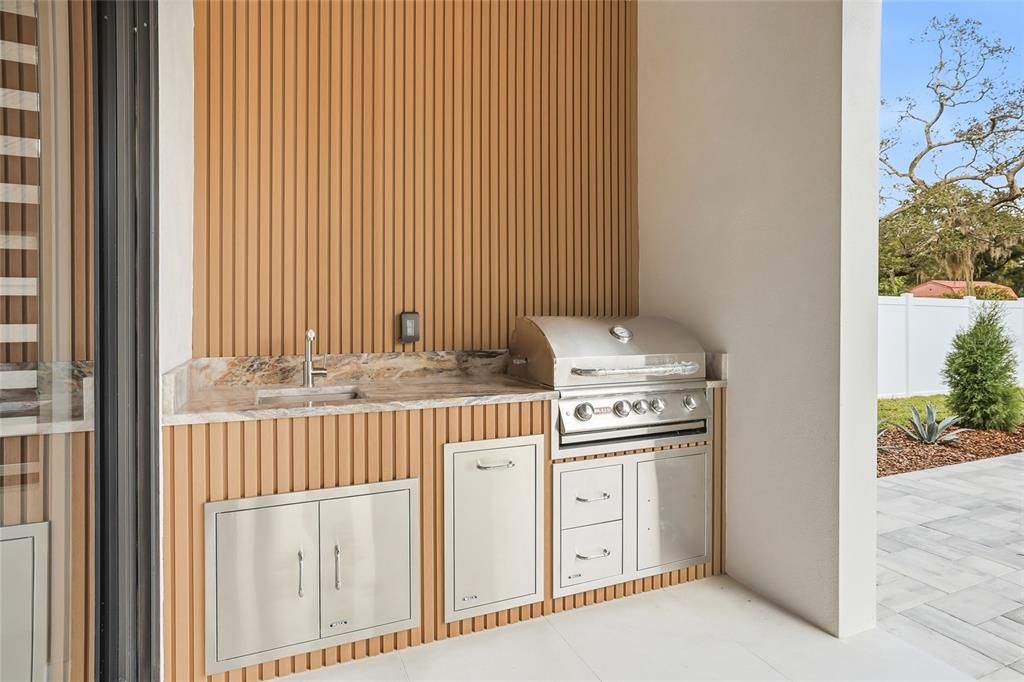 На продажу: $1,750,000 (4 спален, 3 ванн, 3900 Квадратных фут)