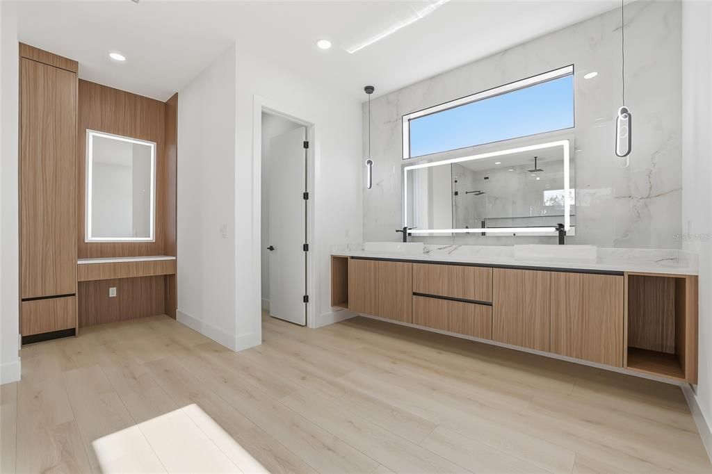 На продажу: $1,750,000 (4 спален, 3 ванн, 3900 Квадратных фут)