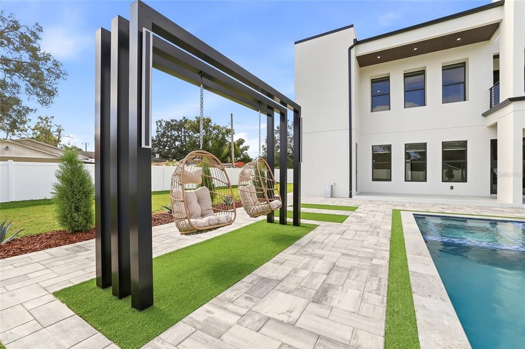 На продажу: $1,750,000 (4 спален, 3 ванн, 3900 Квадратных фут)