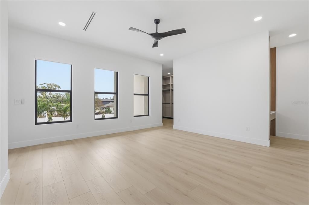 На продажу: $1,750,000 (4 спален, 3 ванн, 3900 Квадратных фут)