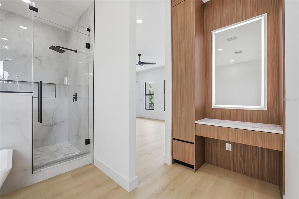 На продажу: $1,750,000 (4 спален, 3 ванн, 3900 Квадратных фут)