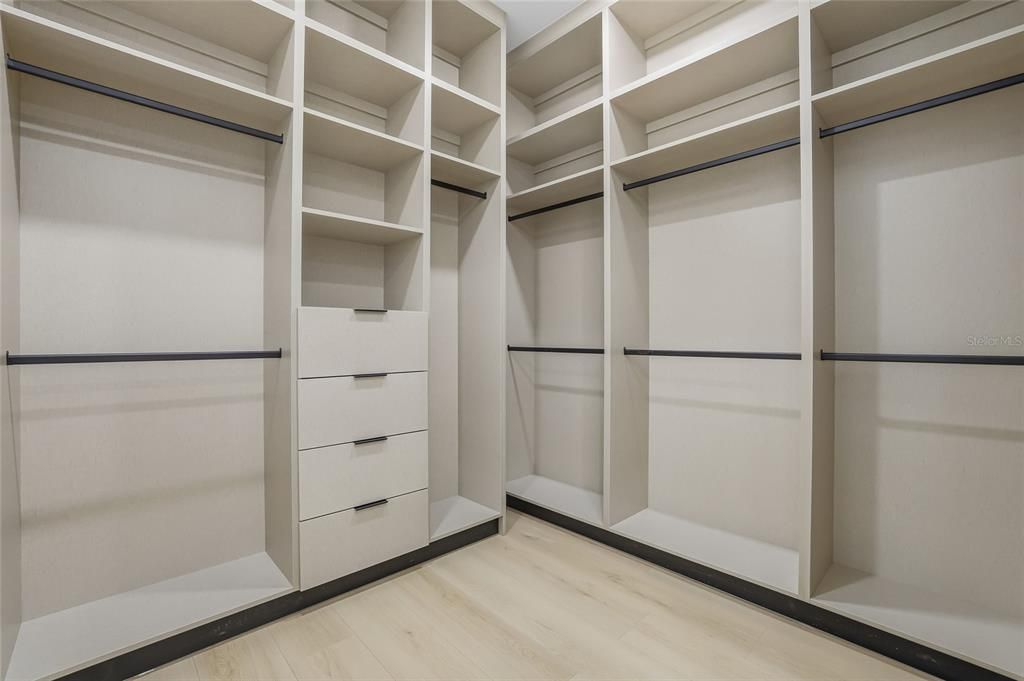 На продажу: $1,750,000 (4 спален, 3 ванн, 3900 Квадратных фут)