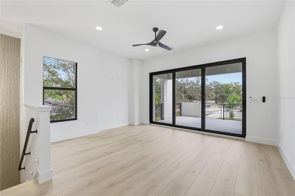 На продажу: $1,750,000 (4 спален, 3 ванн, 3900 Квадратных фут)