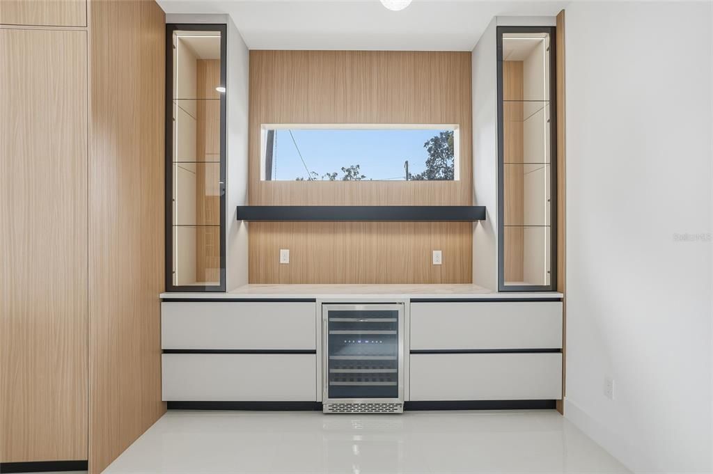 На продажу: $1,750,000 (4 спален, 3 ванн, 3900 Квадратных фут)