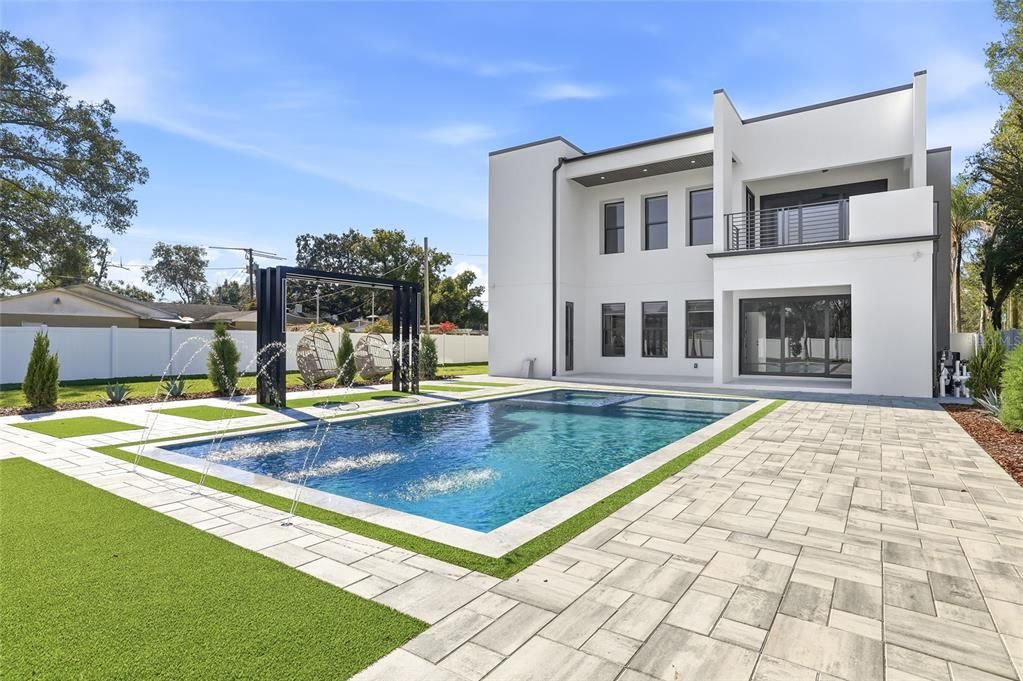 На продажу: $1,750,000 (4 спален, 3 ванн, 3900 Квадратных фут)