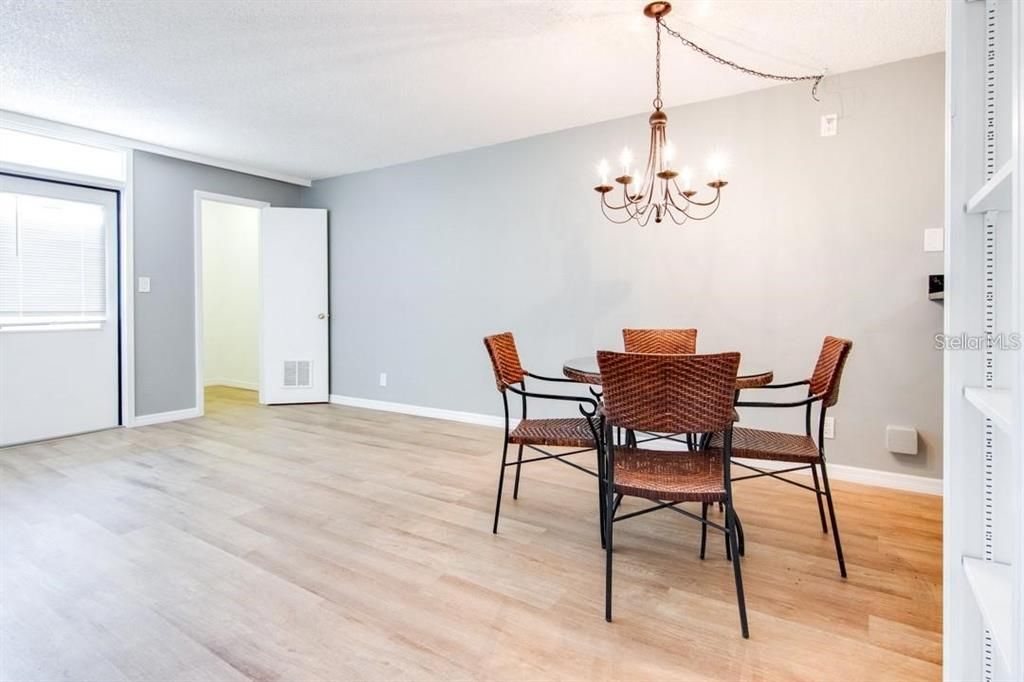 For Rent: $1,400 (1 beds, 1 baths, 565 Square Feet)