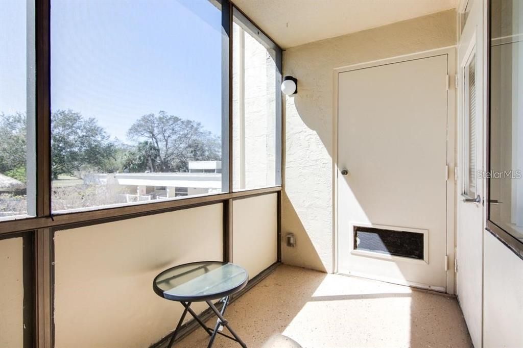 For Rent: $1,400 (1 beds, 1 baths, 565 Square Feet)