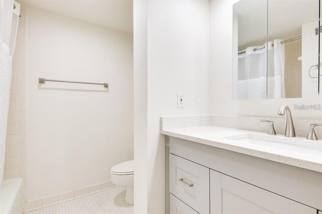 For Rent: $1,400 (1 beds, 1 baths, 565 Square Feet)