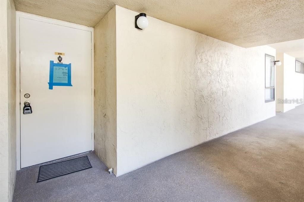 For Rent: $1,400 (1 beds, 1 baths, 565 Square Feet)