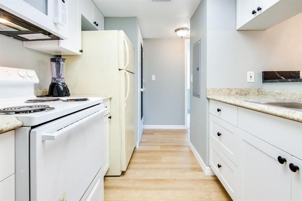 For Rent: $1,400 (1 beds, 1 baths, 565 Square Feet)