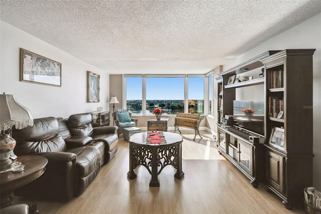 For Sale: $150,000 (2 beds, 2 baths, 1347 Square Feet)