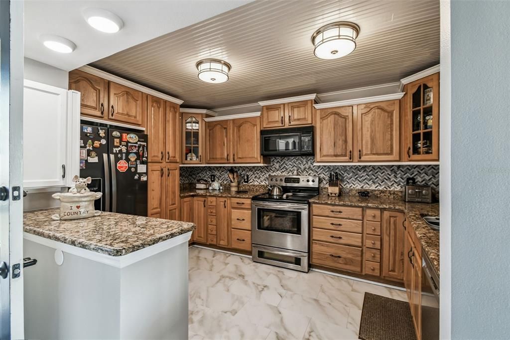 For Sale: $150,000 (2 beds, 2 baths, 1347 Square Feet)