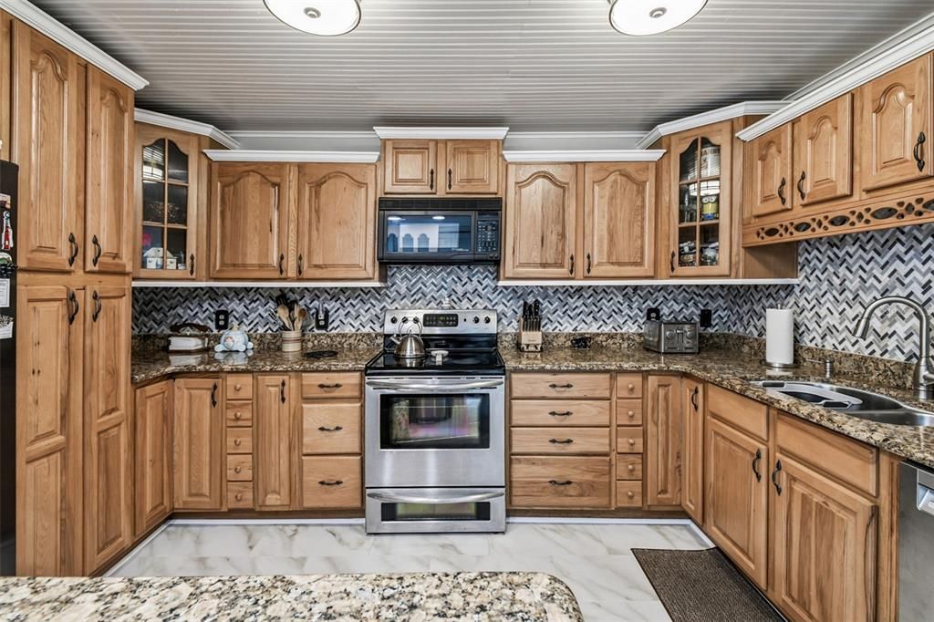 For Sale: $150,000 (2 beds, 2 baths, 1347 Square Feet)