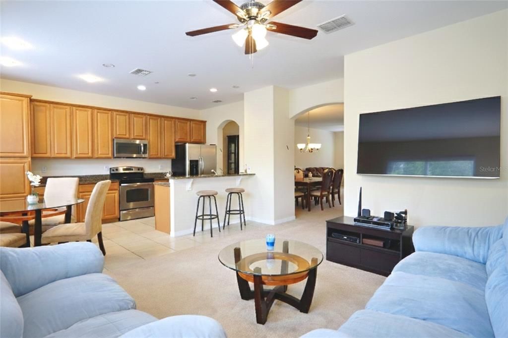 En Venta: $425,000 (4 camas, 3 baños, 2628 Pies cuadrados)