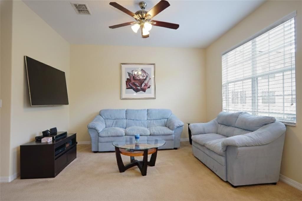 En Venta: $425,000 (4 camas, 3 baños, 2628 Pies cuadrados)