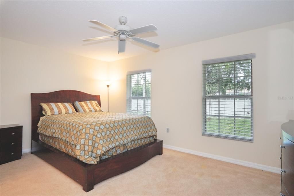 En Venta: $425,000 (4 camas, 3 baños, 2628 Pies cuadrados)