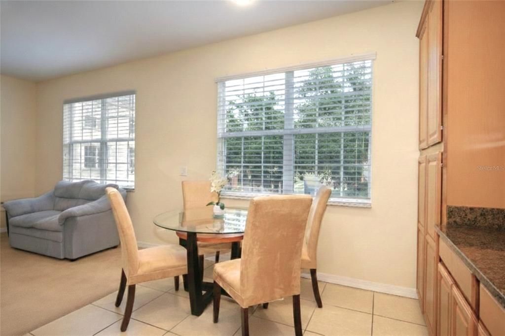 En Venta: $425,000 (4 camas, 3 baños, 2628 Pies cuadrados)