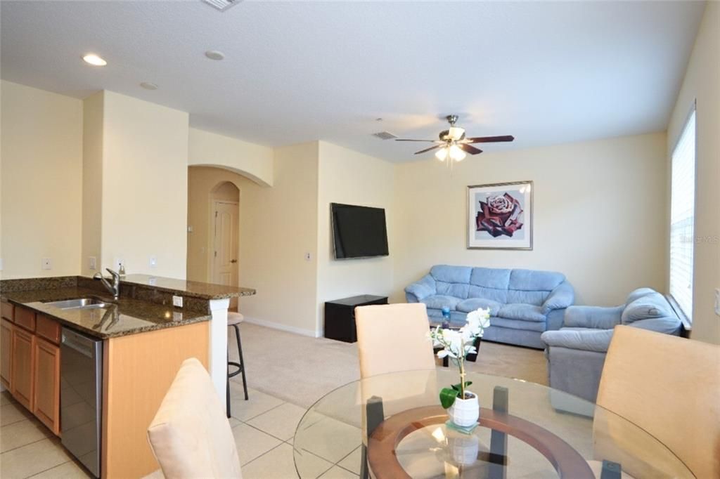 En Venta: $425,000 (4 camas, 3 baños, 2628 Pies cuadrados)