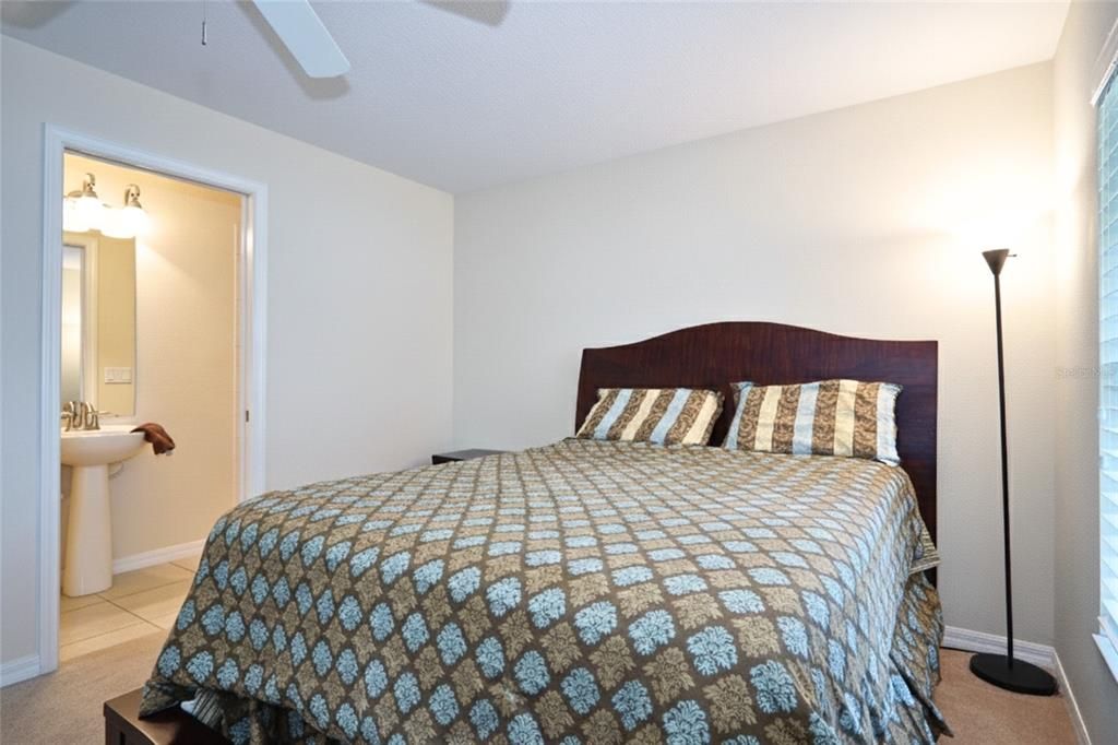 En Venta: $425,000 (4 camas, 3 baños, 2628 Pies cuadrados)